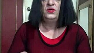 bisexual crossdresser tries filling himself up nice and homemade.