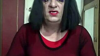 bisexual crossdresser tries filling himself up nice and homemade.