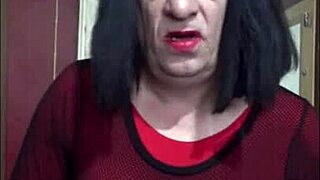 bisexual crossdresser tries filling himself up nice and homemade.