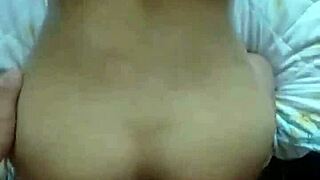 gimiendo de placer mientras me follan duro mi coño mojado