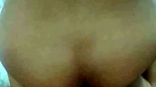 gimiendo de placer mientras me follan duro mi coño mojado