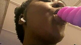 connecticut ebony rapper dances and spreads pretty pussy solo