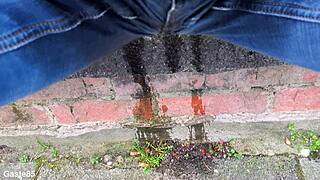 i accidentally peed my jeans in public outdoor spot today