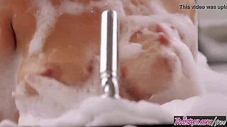 Jayden Cole Marie Mccray Bathtub Poolside Boobs Play