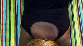 Ebony babe shakes big black ass seductively