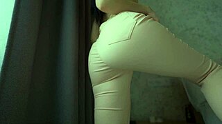 brunette babe's huge pussy lips tease in tight jeans worship