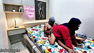 peeking on hijab sis bored then creampie her wet pussy happy