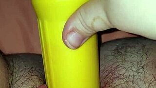 fat amateur stretches her wet pussy wide solo play