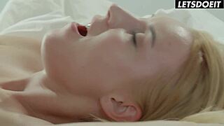 Blonde babe Amaris morning fuck big dick sensual