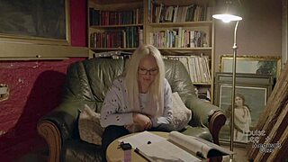 horny geek louise lee teases with assplay in ttrpg roleplay?