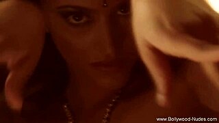 Exotic Indian Princess Sways Her Sensual Hips In Erotic Teasing Dance