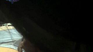 wife flashes huge ass to cuckold hubby in traffic?