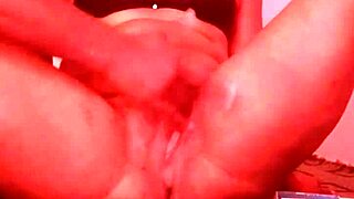 Queensandy Fingers Shaved Pussy To Orgasm!