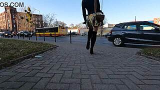 Cindy Sweet Chick Flashes Skirt In First Public Upskirt Contest Game