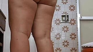 Hey, i'm getting ready for my first job, flashing my big ass already!