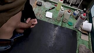 i'm masturbating on my workbench at work