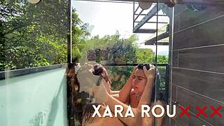 hey wanna see me fuck my stepmom in that outdoor shower almost caught lol