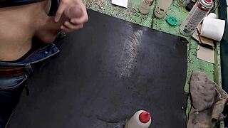 i'm masturbating on my workbench at work