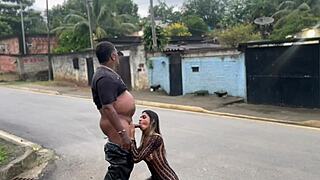 minha esposa gozou duas vezes na rua com rola
