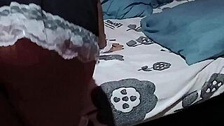 Esposo infiel coge a mucama culona en nuestro cuarto vídeo