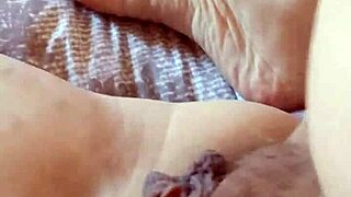 gretala shakes her curvy pussy in homemade dance