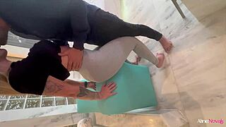 Ele me fez suar e gemer alto com estocada na buceta... aline novak!