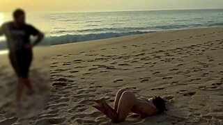 damiana safada brasileira pelada na praia europeia e boquete na canoa