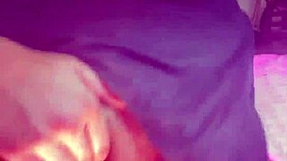Hey watch me rub my big clit till I squirt hard for you