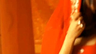 Exciting Indian Milf Babe Strips Nude Erotic Dance Undressing Tease