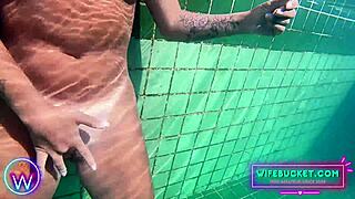 damn wifebucket babe, doesnt your puffy pussy look tasty wet underwater?