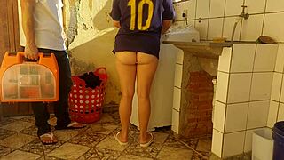 brazilian housewife pays repairman with her fat wet pussy