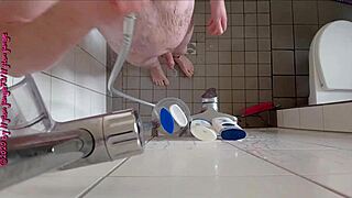 Geiles Pissen in der Dusche Toes and Fetish Fun!