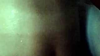 olha essa vizinha gostosa com rabo tatuado