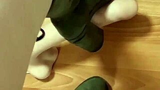 wanna fist elza kom's curvy ass in heels and cage?