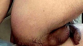 how does giant anal balls make that twink squirt so hard?