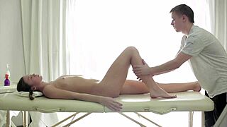 i gave my girlfriend a hitachi massage turning into milf pussy ride