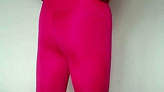 Close-Up Pink Leggings Workout Update - Misr4 Jul 20