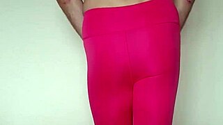 Close-Up Pink Leggings Workout Update - Misr4 Jul 20