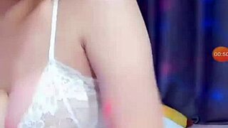 thailand girl dancing wild on bigo live