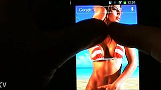 Interactive Bouncing Boobs Bikini Live Wallpaper Mobile