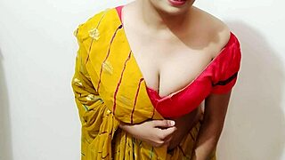 इंडियन भाभी ने देवर को मुठ मारते पकड़ा हैज कॉक से चुदाई हिंदी ऑडियो