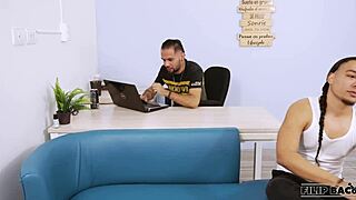 mi MEJOR AMIGO folla a mi esposa hotwife cuckold mientras trabajo DORM cum covered swallow