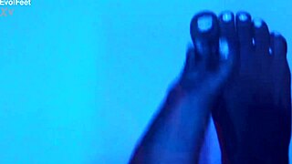 Goddess Latina's Nylon Feet And Toes Crave Your Licking Worship