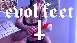 Goddess feet worship turns into toe sucking frenzy