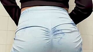 amiga, baila bien rico pa' verte mover ese culo loco