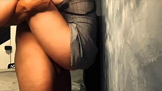 Curvy latina morras tempt hermanastro during homemade videojuegos play