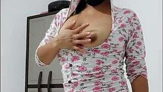 Curvy Milf Shakes Huge Ass and Big Nipples Seductively