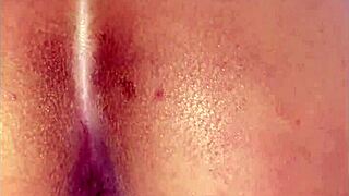 My cleen shavd pussy get's filled deep!