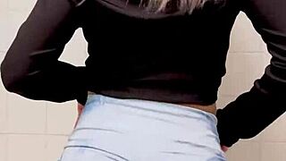 amiga, baila bien rico pa' verte mover ese culo loco