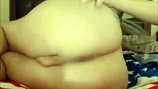 damn this tranny's fingering her tight asshole so good... wow!